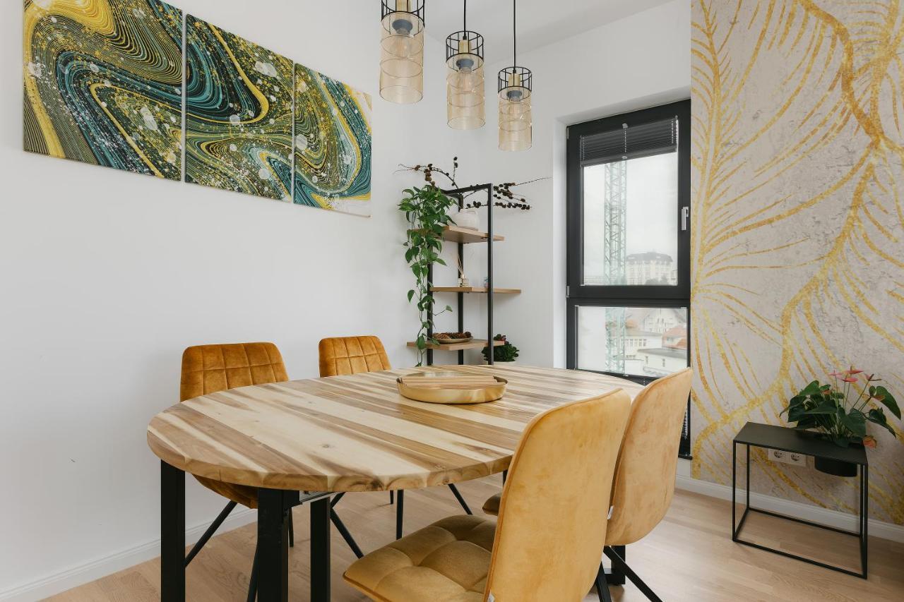 The Forest - Luxe Central Apt With Free Secured Parking Braşov Exterior foto