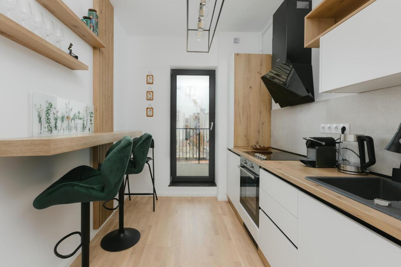 The Forest - Luxe Central Apt With Free Secured Parking Braşov Exterior foto