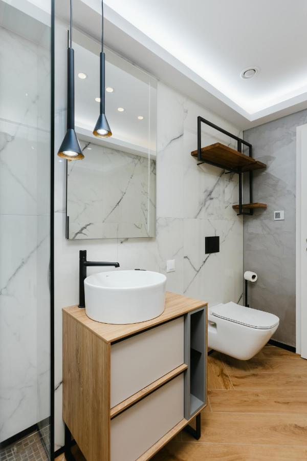 The Forest - Luxe Central Apt With Free Secured Parking Braşov Exterior foto
