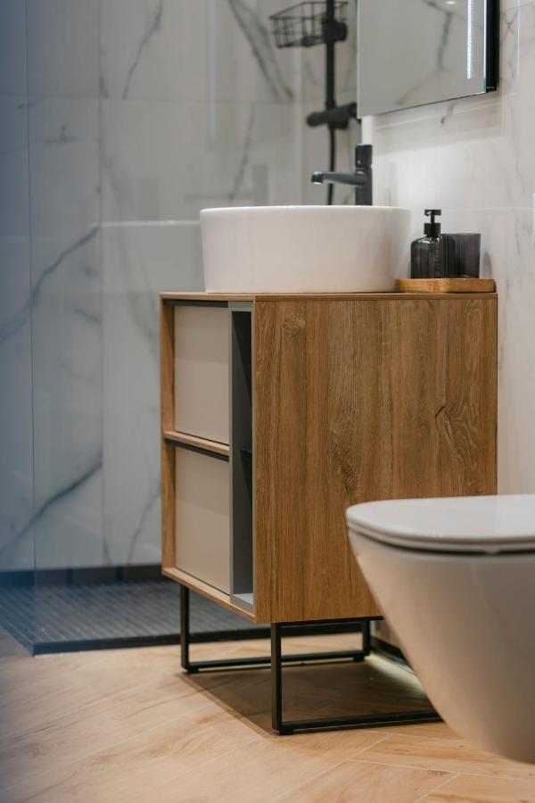 The Forest - Luxe Central Apt With Free Secured Parking Braşov Exterior foto